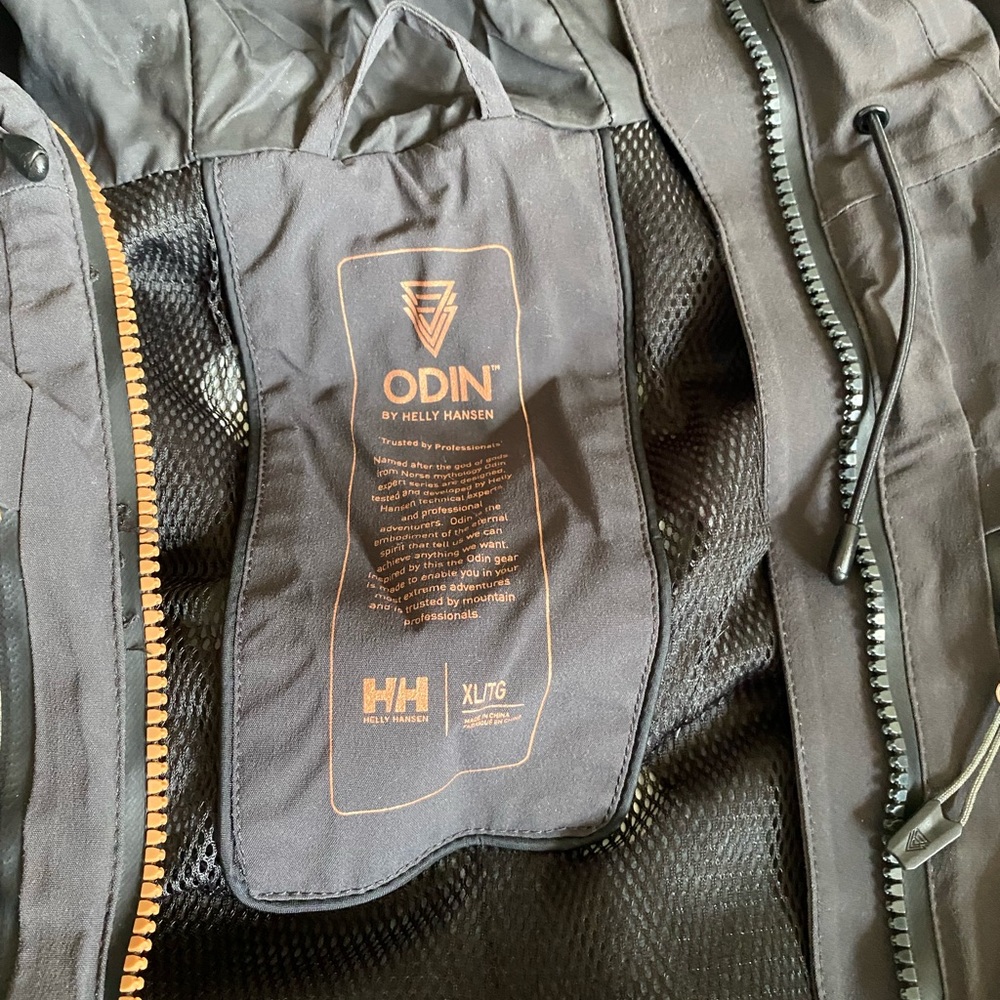 Helly Hansen Odin Women’s XL ski/snowboarding jacket